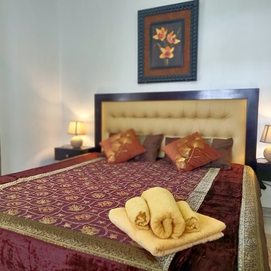 large master bedroom